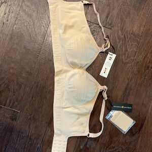 Kindred bravely hands free pumping and nursing bra